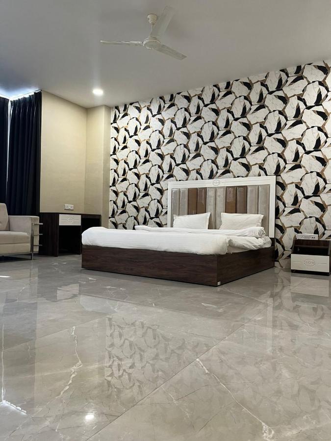Hotel Emperor Paradise Bilāspur Eksteriør bilde